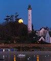 La Pleine Lune et le phare de Bnodet