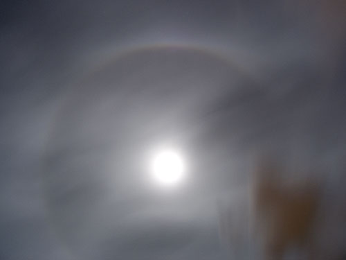 Moon halo: circumscribed halo