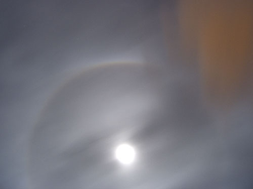 Moon halo: circumscribed halo