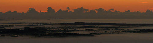 Crpuscule au-dessus de la mer de nuages