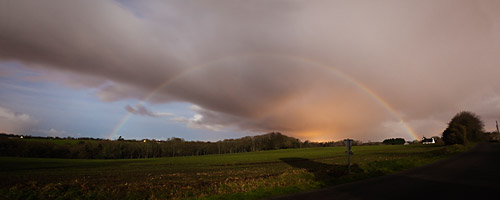 Arc-en-ciel lunaire